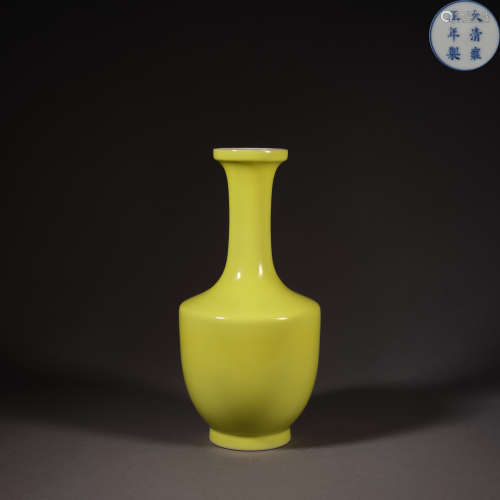 Qing Dynasty of China,Yellow Glaze Long-Necked Bottle 中國清...