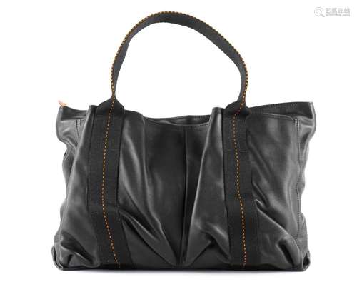 HERMES, Sac "Caravane" en cuir noir et tissu noir