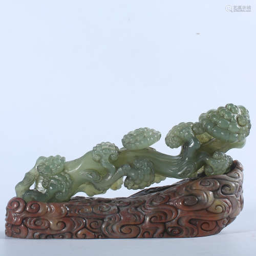 Jade ornaments of Qing Dynasty