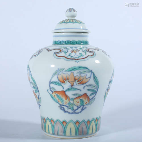 Qing Dynasty Yongzheng doucai covered pot