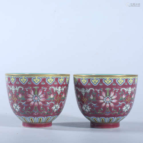 A pair of Daoguang pastel cups in the Qing Dynasty