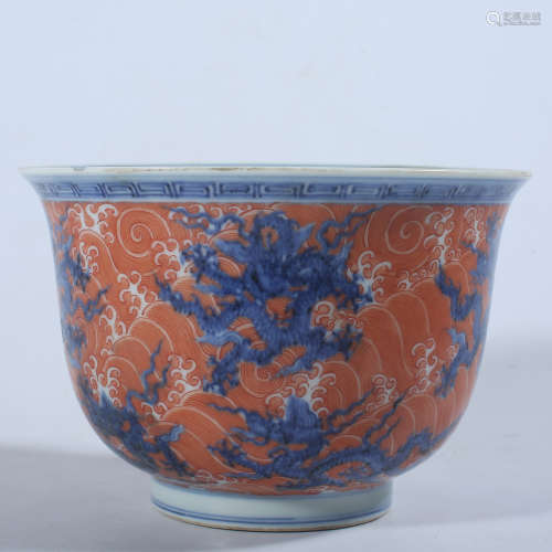 Xuande blue and white bowl with red background in Ming Dynas...