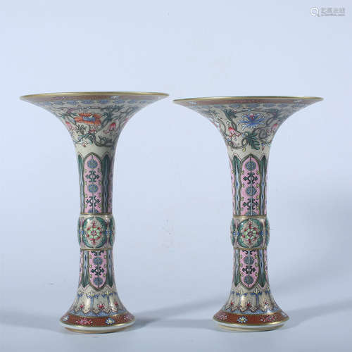 A pair of pastel flower goblets in Qianlong of Qing Dynasty