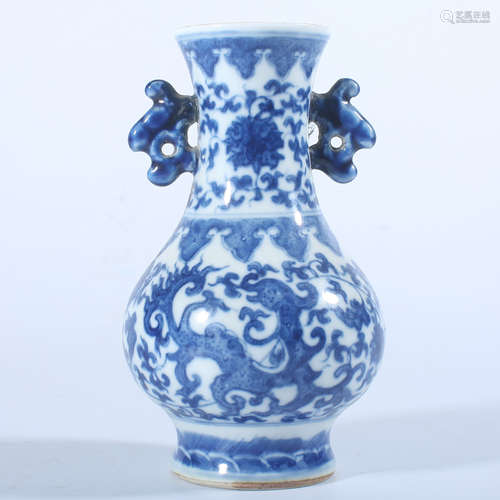 Qing Dynasty blue and white double ear bottle