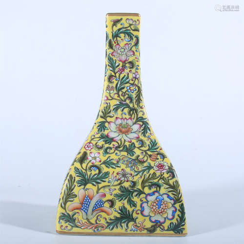 Qing Dynasty Qianlong pastel bottle