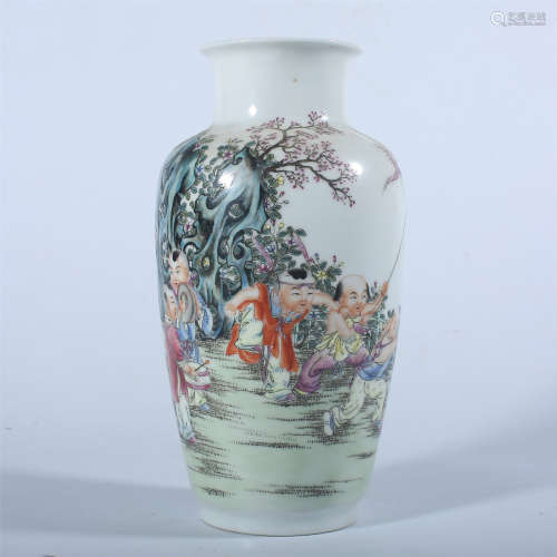 Qing Dynasty Guangxu pastel bottle