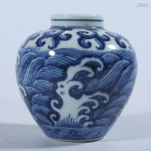 Xuande blue and white jar in Ming Dynasty