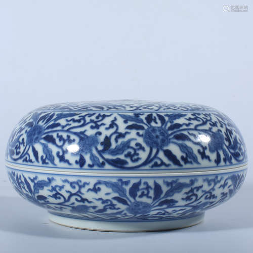 Qing Dynasty Kangxi blue and white cover box