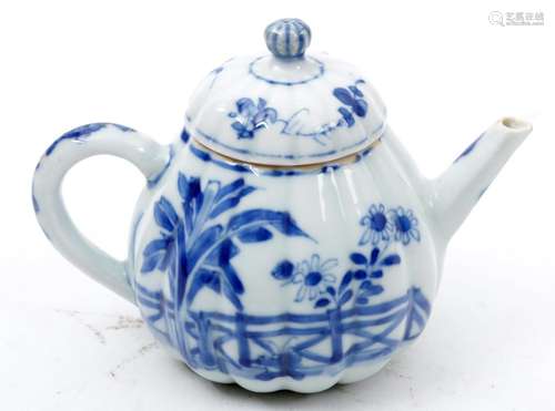 Blue/white Chinese porcelain teapot