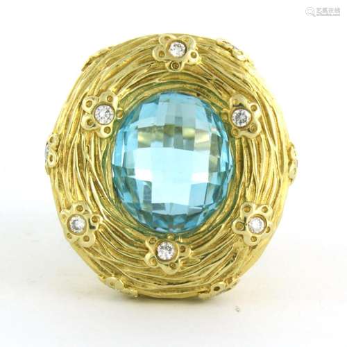 18K yellow gold ring set with spinel, 8.90 ct. and brilliant...