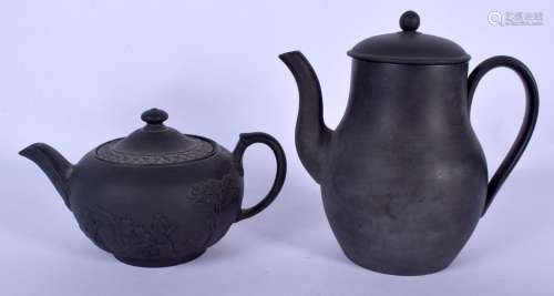 A WEDGWOOD BLACK BASALT TEAPOT AND COVER decorated with clas...