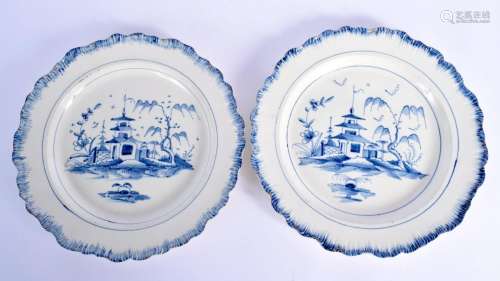 A PAIR OF 18TH CENTURY LIVERPOOL BLUE AND WHITE PEARLWARE PL...