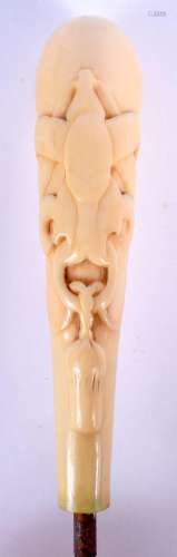 A LARGE 19TH CENTURY EUROPEAN CARVED IVORY HANDLED WALKING C...