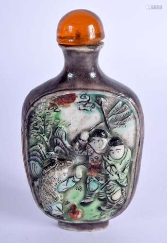 A 19TH CENTURY CHINESE FAMILLE NOIRE PORCELAIN SNUFF BOTTLE ...