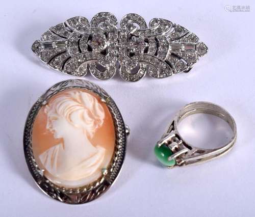 A VINTAGE CAMEO BROOCH etc. 26 grams. (3)