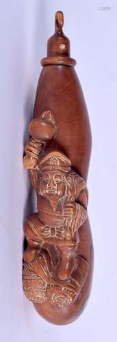 A JAPANESE CARVED WOOD PENDANT BOTTLE. 14 cm long.