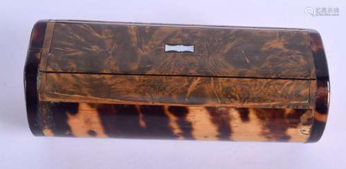 AN ANTIQUE BURR WOOD SNUFF BOX. 77 grams. 10 cm x 4 cm.