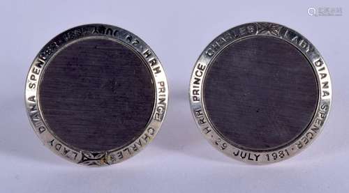 A PAIR OF DIANA SPENCER CUFFLINKS. 23 grams. 2.5 cm x 2.5 cm...