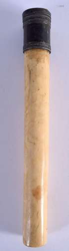 AN ANTIQUE IVORY BATON. 24 cm long.