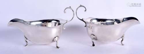 A PAIR OF GEORGE III SILVER SAUCE BOATS. London 1921. 182 gr...