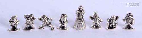 SEVEN SILVER DWARFS. 25 grams. 2 cm x 1 cm. (7)