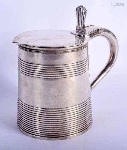 A GEORGE III SILVER TANKARD. London 1791. 561 grams. 15 cm x...