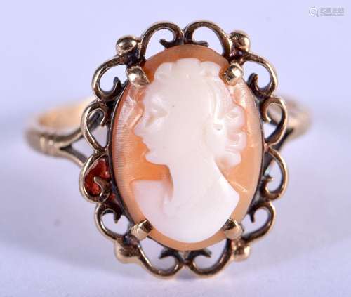 A 9CT GOLD CAMEO RING. 2.8 grams. O.