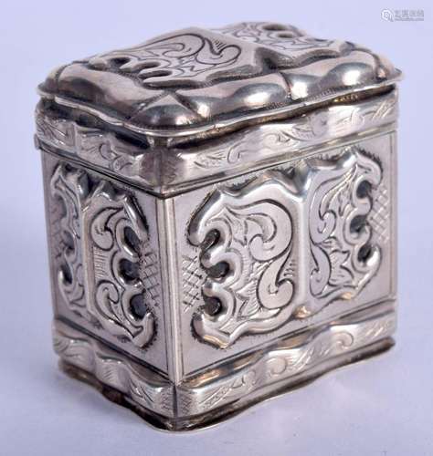 AN ANTIQUE DUTCH SILVER PATCH BOX. 35 grams. 4 cm x 4 cm.