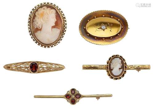 A group of jewellery comprising: a Victorian gold, diamond b...