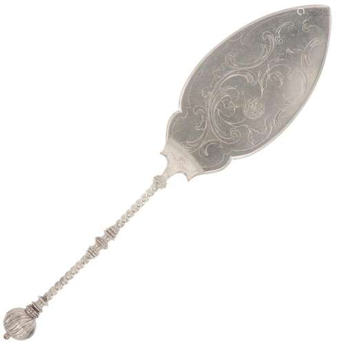 Pastry scoop silver.