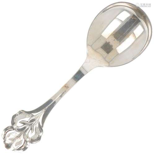 Custard scoop silver.