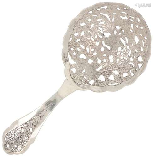 Wet fruit scoop silver.