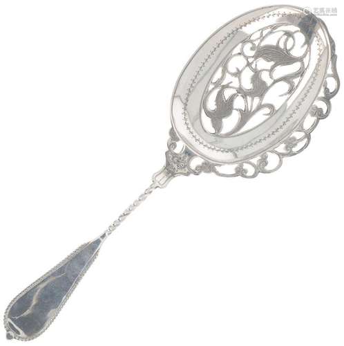 Wet fruit scoop silver.