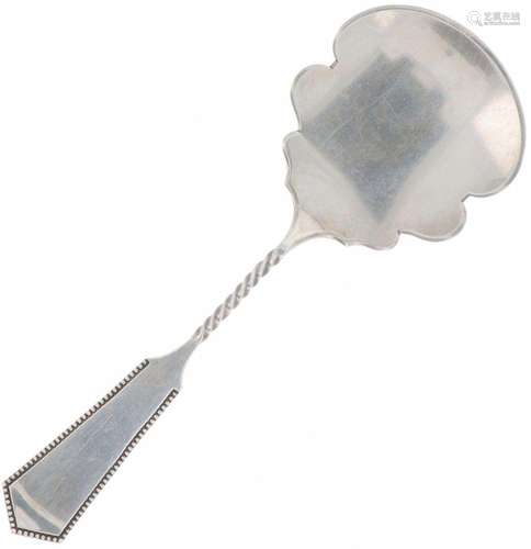 Pastry scoop silver.