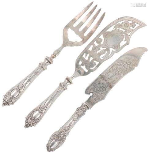 Fish cutlery & pastry knife silver.