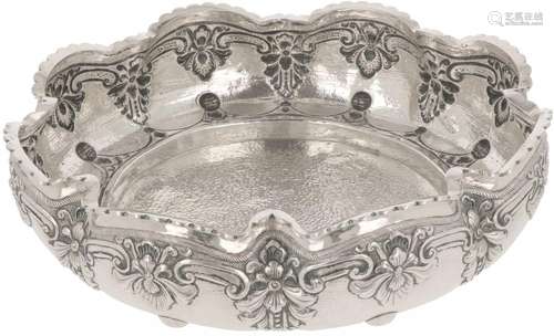 Fruit bowl silver.