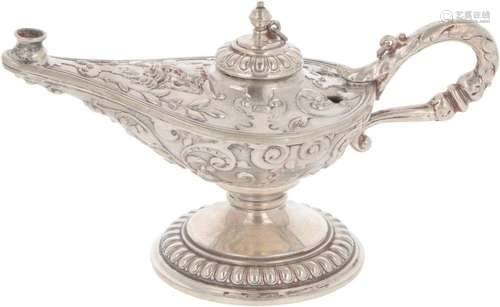 Oil lamp silver.