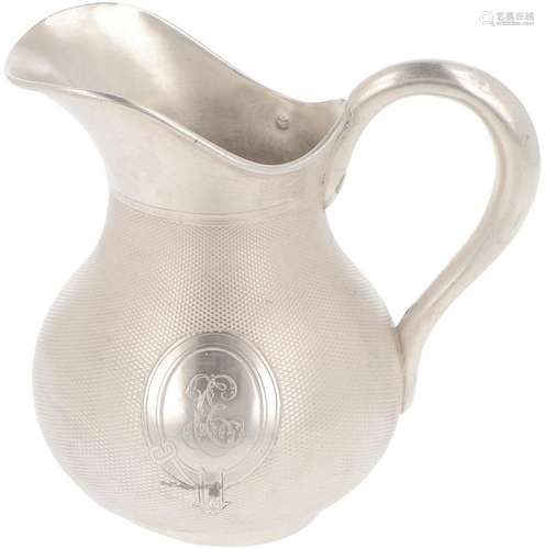 Cream pitcher silver.