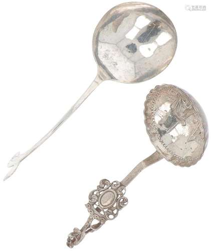 (2) piece lot of cream spoons silver.