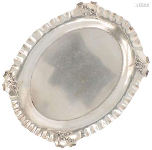 Serving tray silver.