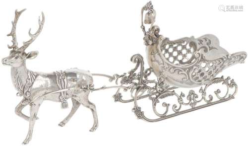 Reindeer with sleigh silver.
