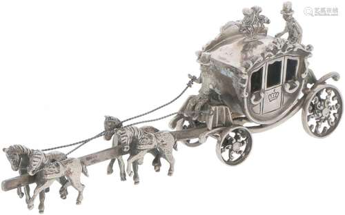 Miniature royal carriage with horses silver.