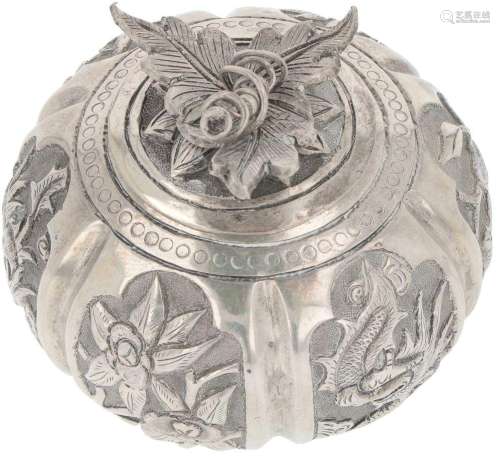 Betel box silver.