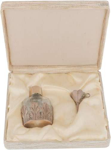 Perfume bottle with funnel silver.
