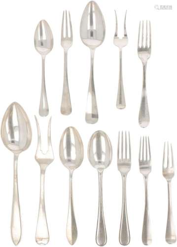 (12) piece lot of various cutlery including "Haags Lofj...