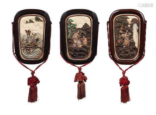 Japon, période Meiji, vers 1900 Trois plaques de forme ovale
