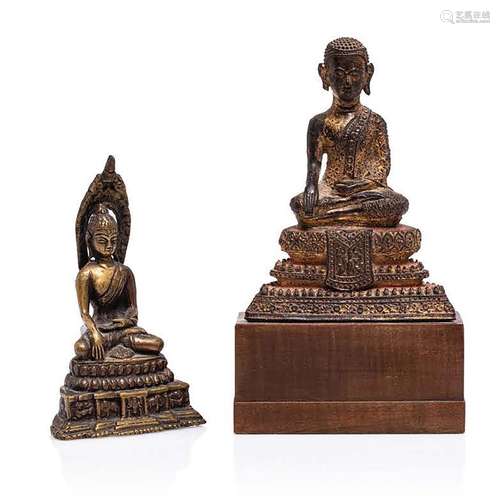 Sud-est-Asiatique XIXe siècle Deux statuettes en bronze repr...