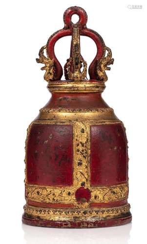 Birmanie, XVIIIe - XVIe siècle Cloche de temple en bronze an...