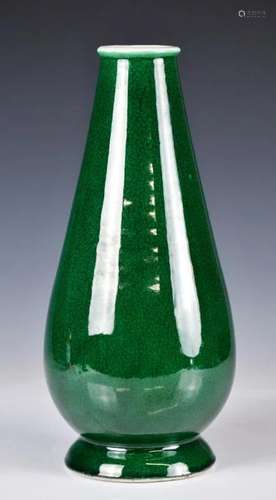 A Green Glazed Vase Yongzheng Mark