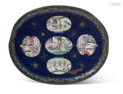 Chine, vers 1900 Plat ovale en émaux cloisonnés polychromes ...